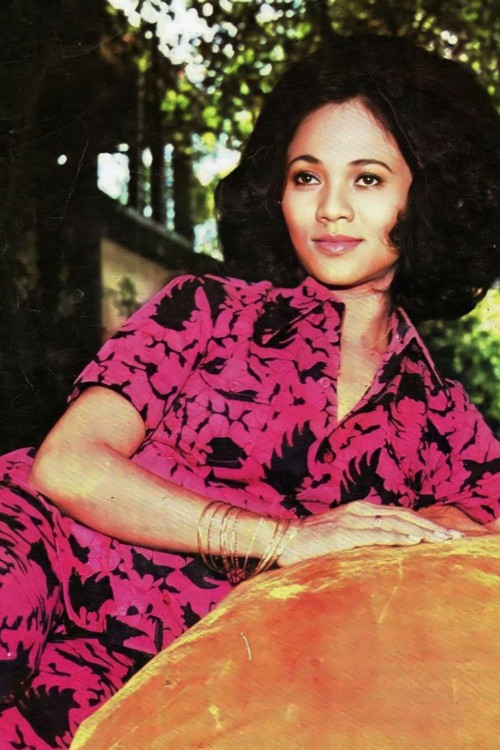 Tatiek Tito as Istri Pertama Yuwono