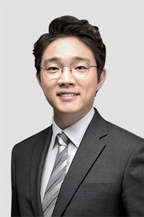 Na Gyeong-cheol as Anchor