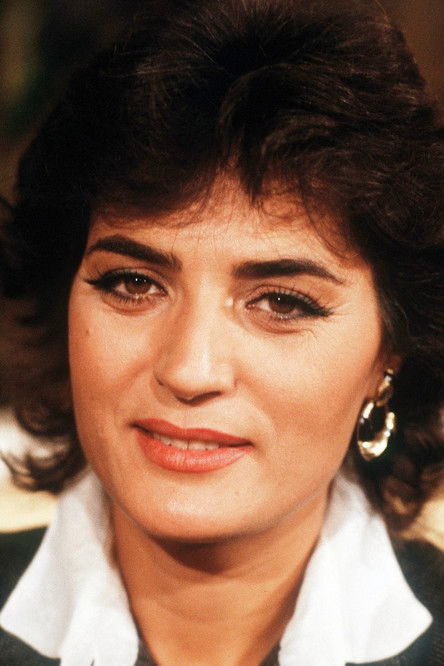 Linda de Suza as Luisa Ferreira