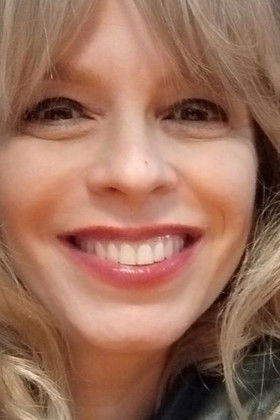 Ana Alemany as Servant