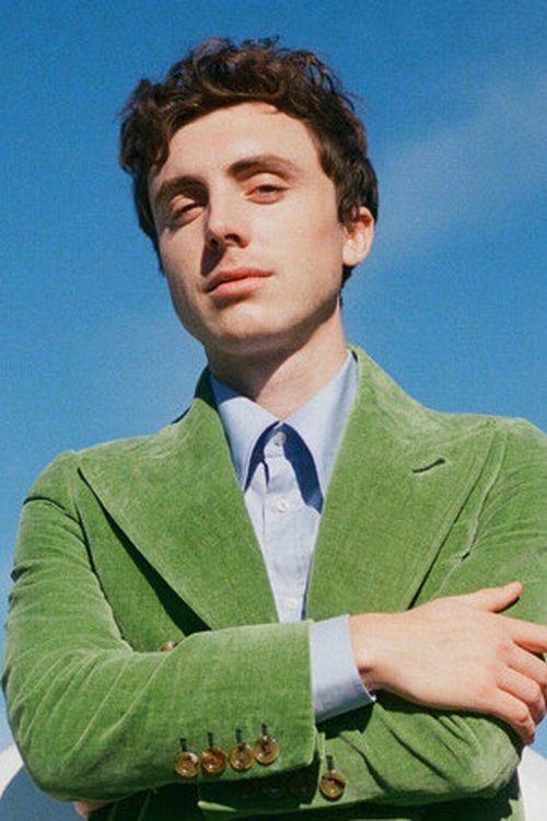 Eliel Ford as Stagehand