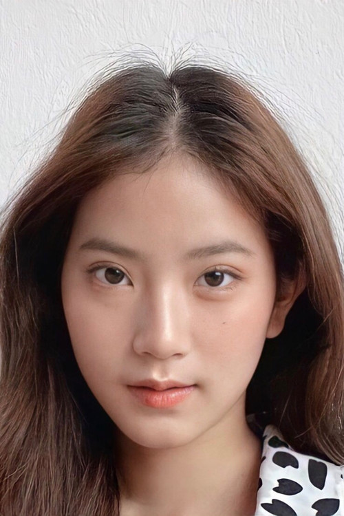 Venita Loywattanakul as Lily