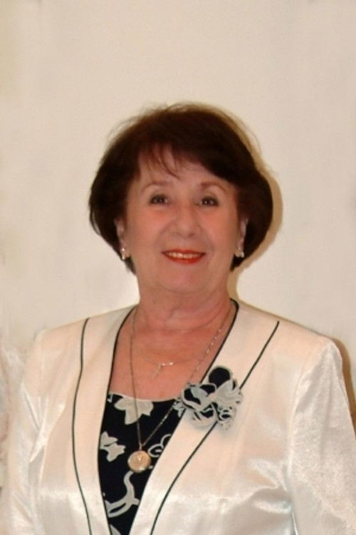 Aranka Halász as Tanárnő