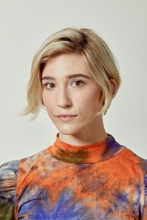 Sydney Amanuel as Elodie