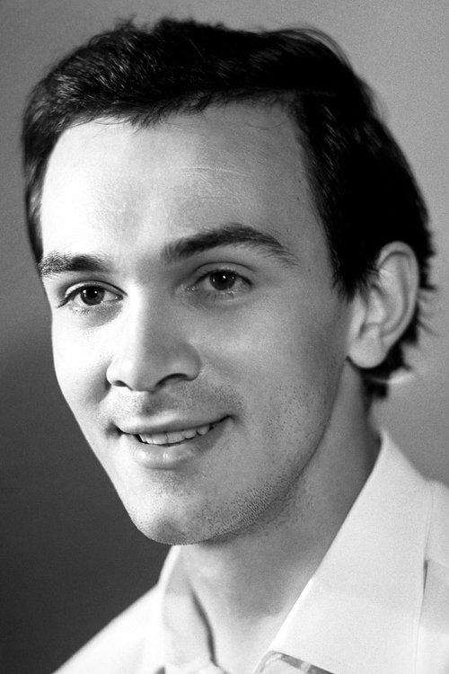 Muslim Magomayev as Трубадур/атаманша/сыщик (вокал)