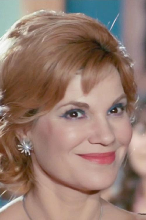 Elsa Rizou as Martha