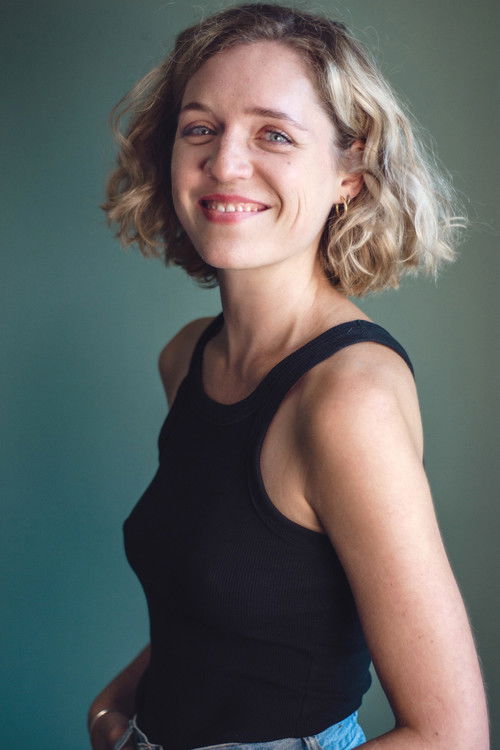 Stella Goritzki as Klara