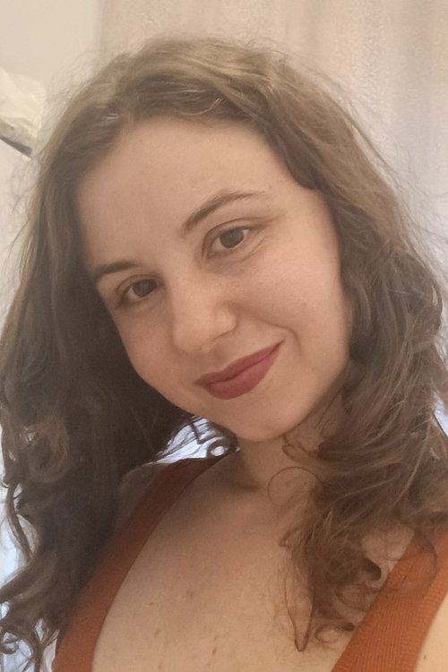 Camilla Grilli as Alice