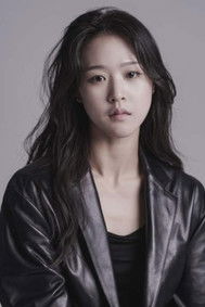 Shin Yeon-woo as 시완