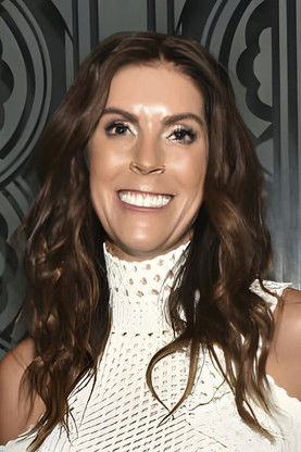 Sarah Schroeder-Matzkin as Shelly Lawson