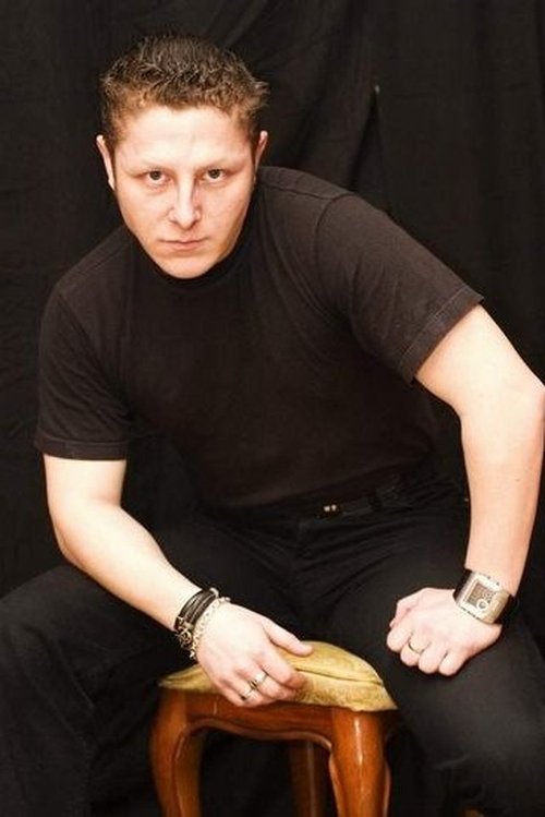 Cristian Gheorghe as Robert Dobrovicescu