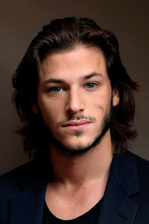 Gaspard Ulliel as Simon