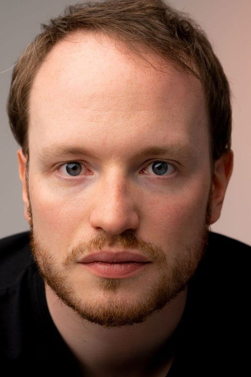 Daniel Holzberg as Pfarrer Strömer