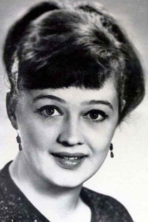 Alina Pokrovskaya as Майя Саранцева-Чернышёва