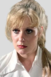 Nanda van Bergen as Isla - Female Warden