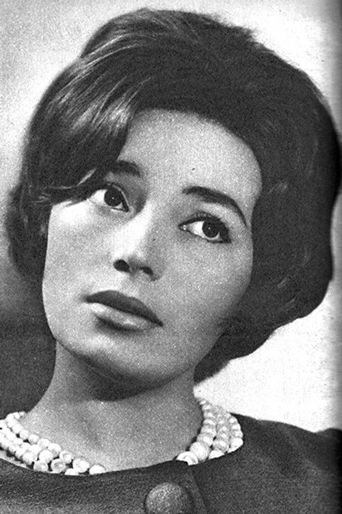 Mari Szemes as Fehérló / Hókirálnyö (voice)