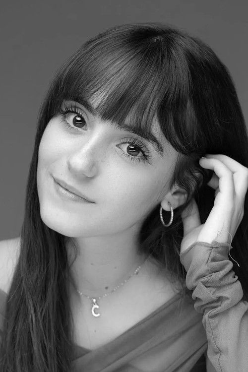 Celia Lopera Gonzales as Inma