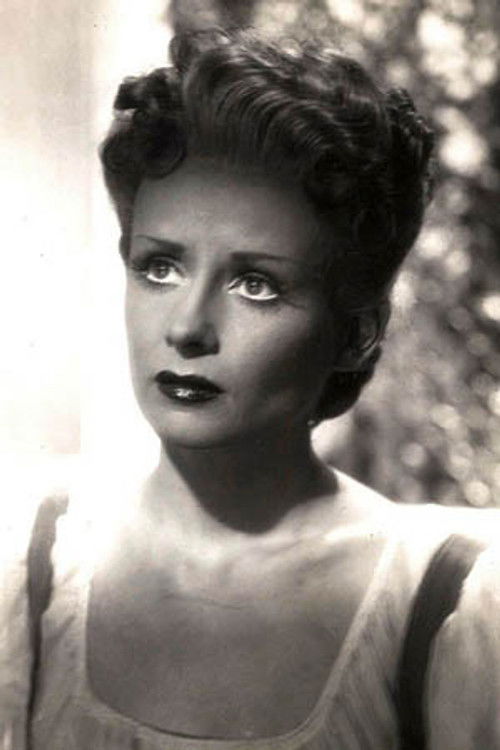 Marina Doge as Giulia