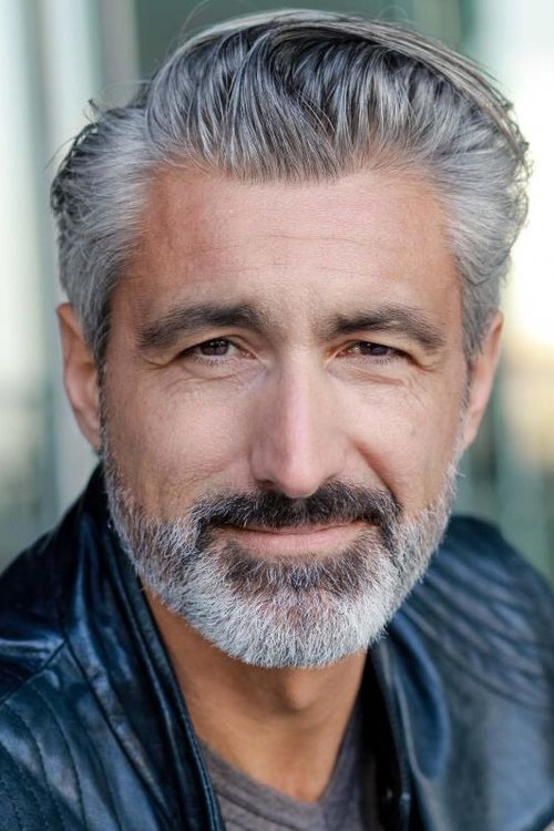 Cédric Omont as Homme Convention 1