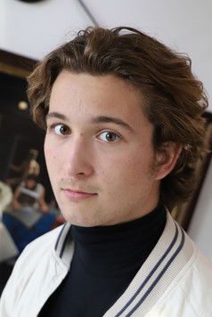 Filip Žunić as Igor