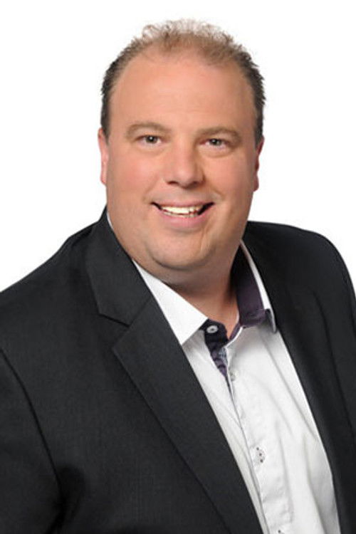 Yanick Lévesque as Self - Host