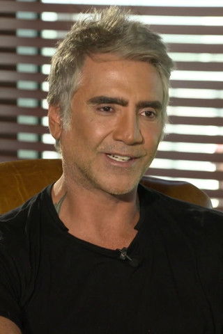 Alejandro Fernández as Rafael Cortéz