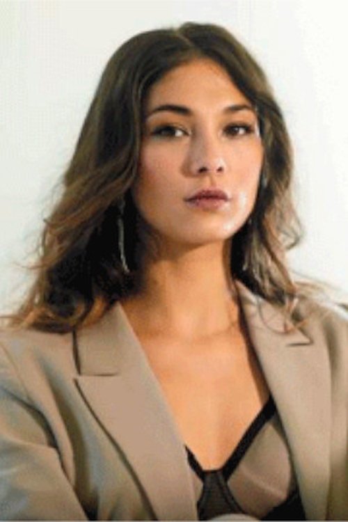 Mareva Ranarivelo as Zoé