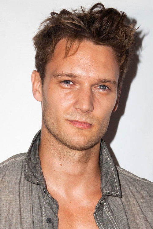 Oliver Kieran-Jones as Lloyd