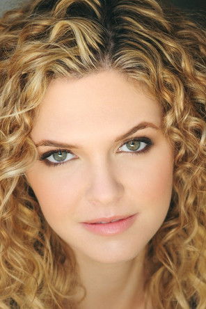 Caroline Heinle as Macy