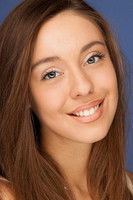 Anna Ageeva as Tania