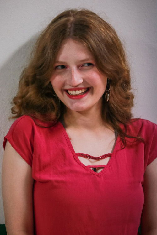 Luana Fadani as Rafa