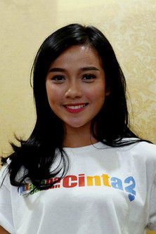 Dimi Cindyastira as Sukma