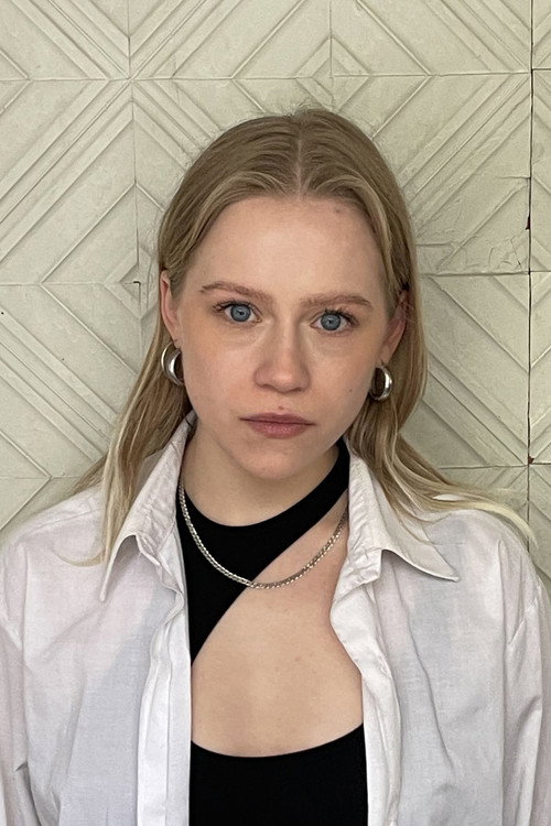 Aistė Rocevičiūtė as Elena