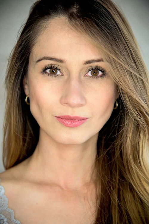 Marcela Ruiz Esparza as Julieta