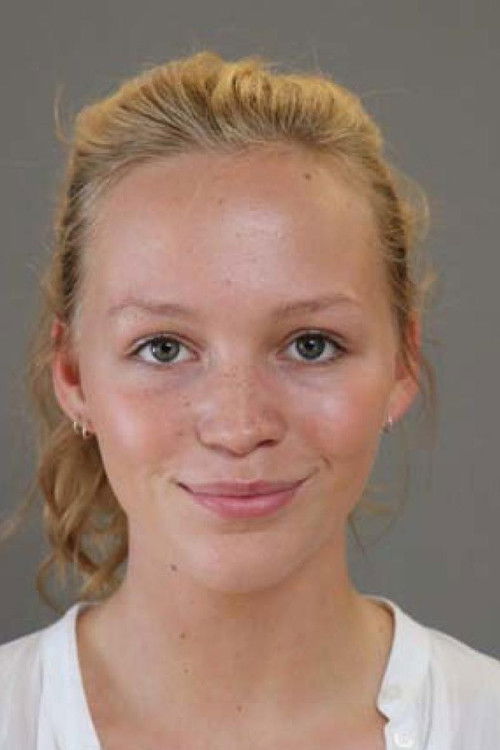 Freja Bella Lindahl as Caro