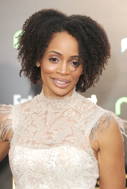 Latarsha Rose as Veronica King