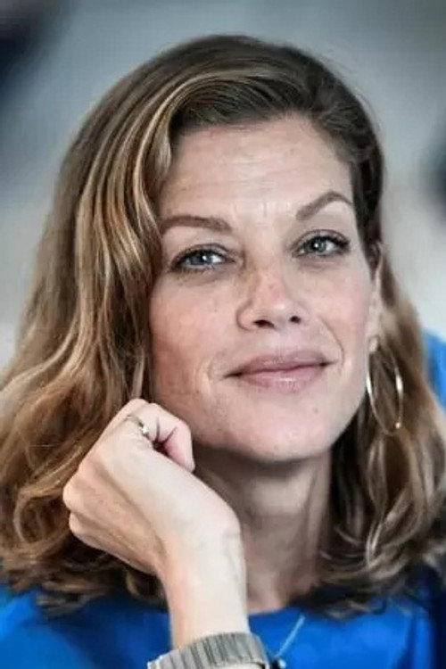 Marie Bäumer as Karina