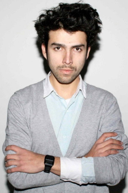 Nicolás Oyarce as Bar Customer (segment "Oreja")