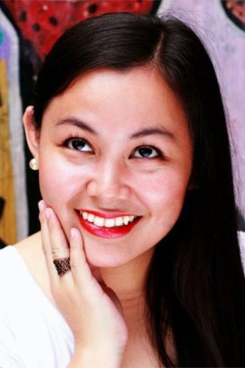 Sang Pascual as Helen