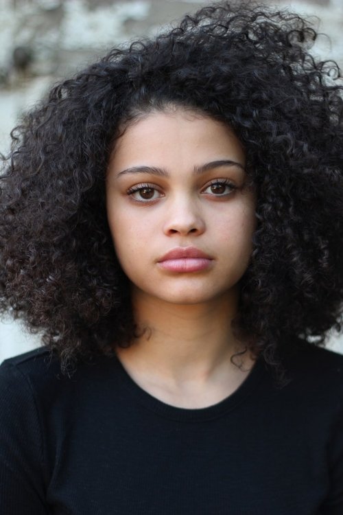 Kyanne Lamaya as Fabiana