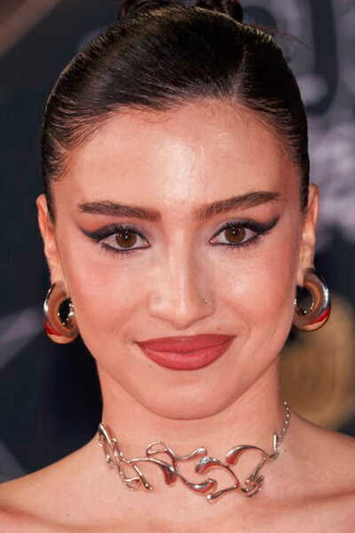 Lénie Ficara as Self