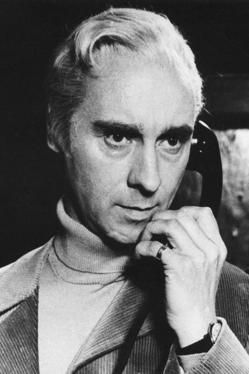 Senne Rouffaer as Garinati