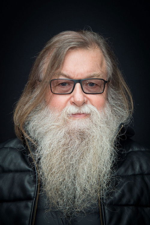 Francis Zegut as Radio (voice)