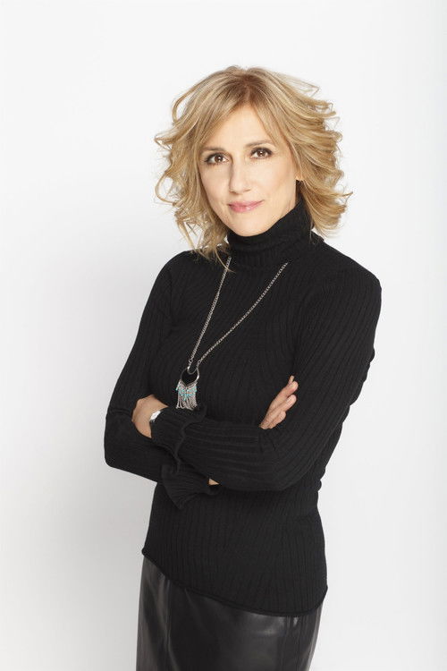 Éva Barabás as Radio host (voice)