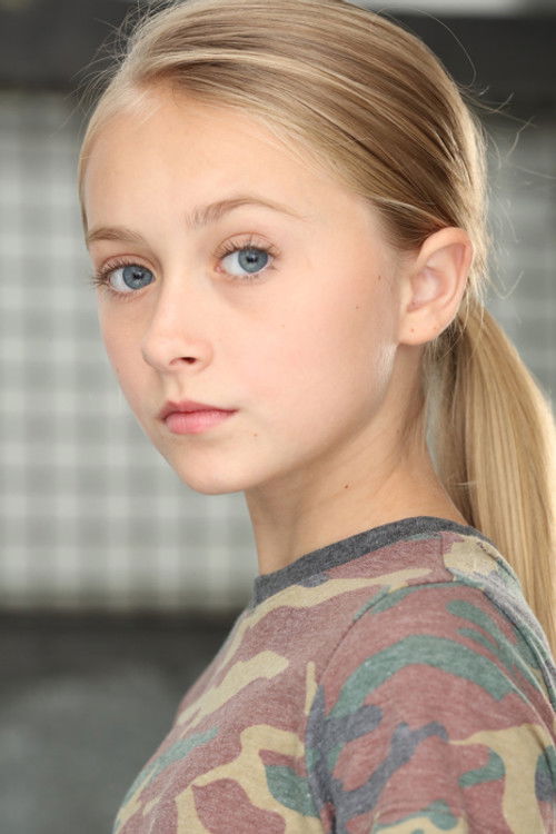 Ivy Dubreuil as Abby Grant (young)