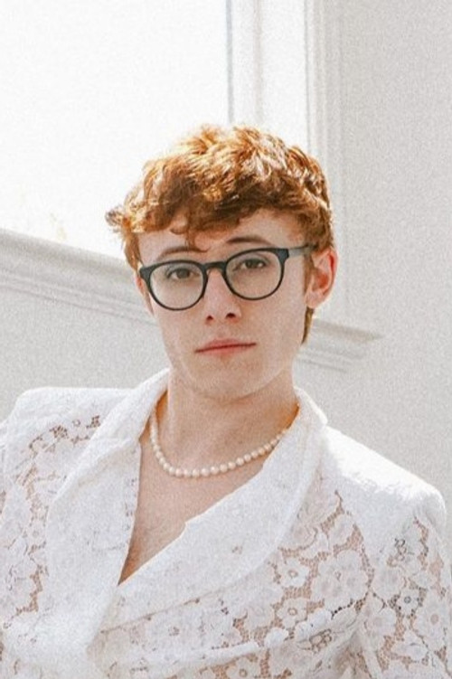 Michael Salamone as Eric(as Michael Anthony)