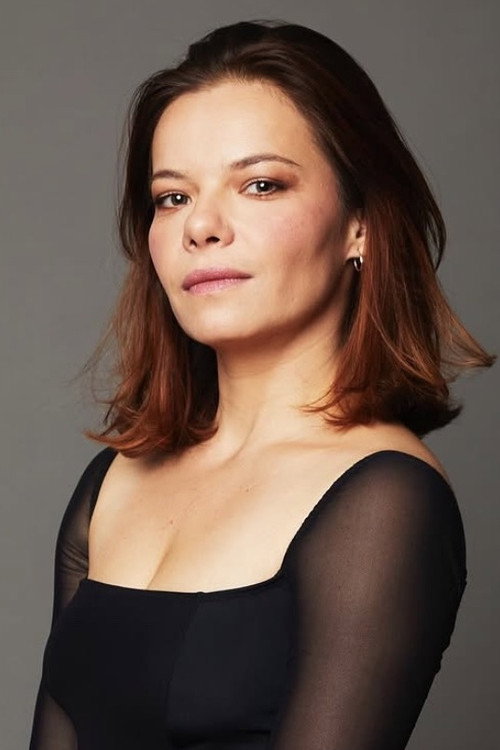 Paulina Treviño as Lauren