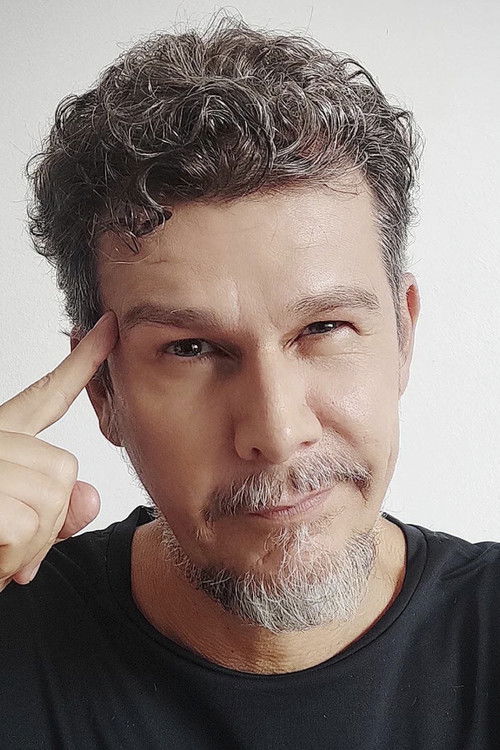 Pedro Abranches as Juliano Rasec