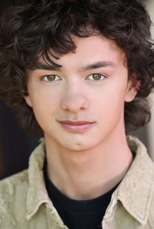 Reese Gonzales as Dante Quintana