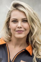 Louise D'Tuani as Paula Góes Mesquita